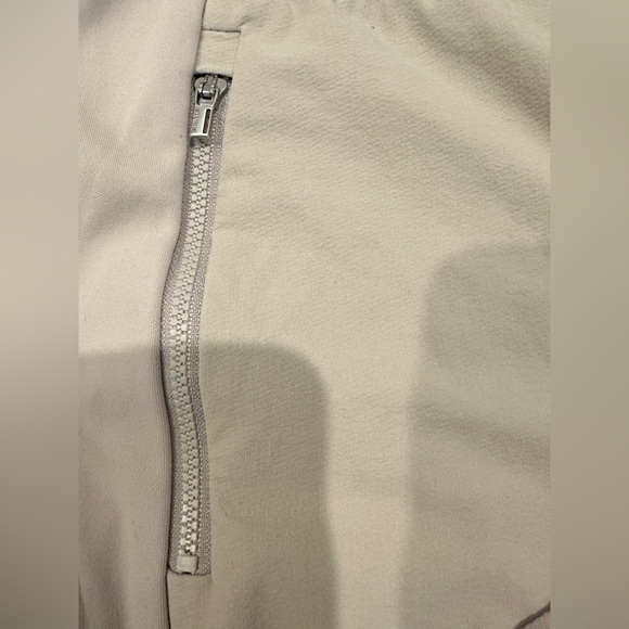 Athleta Headlands Hybrid Trek Jogger |Women’s Size 0 | MidRise Performance Pants - Picture 4 of 5